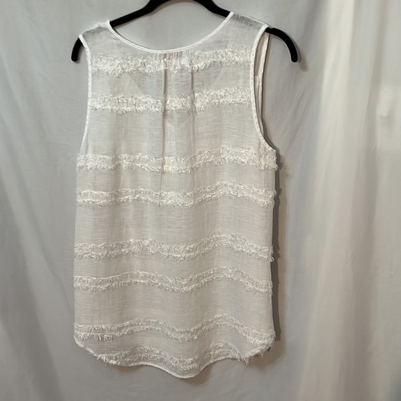 Vince Camuto Linen Blend White Eyelash Fringe V Neck Sleeveless Top Size M - Picture 5 of 8
